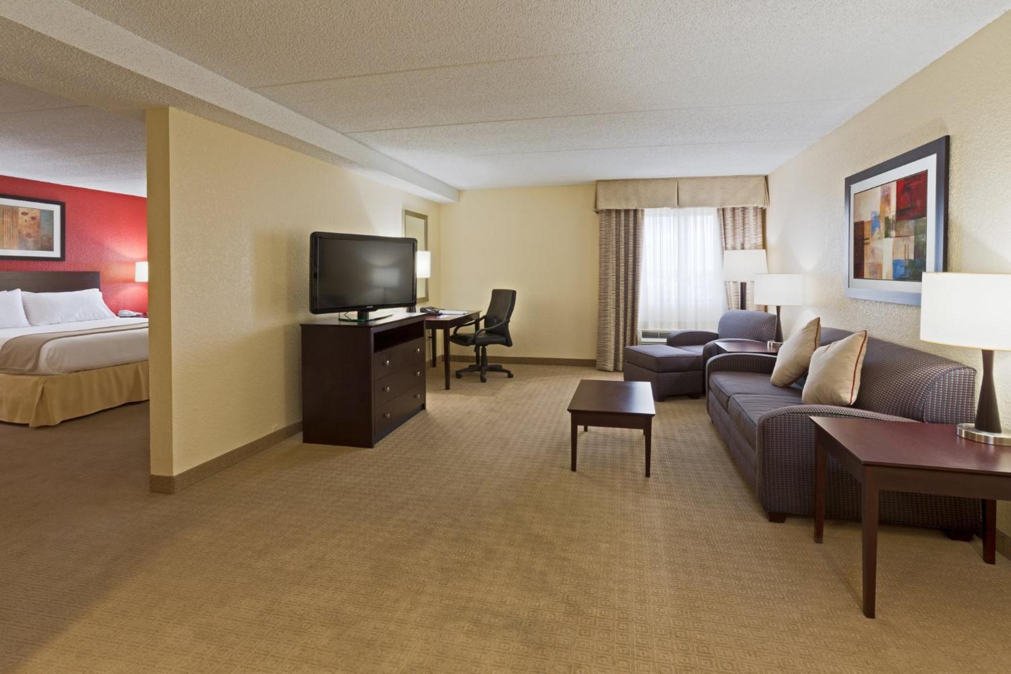 Holiday Inn Express Fort Lauderdale North - Executive Airport By Ihg Exterior photo