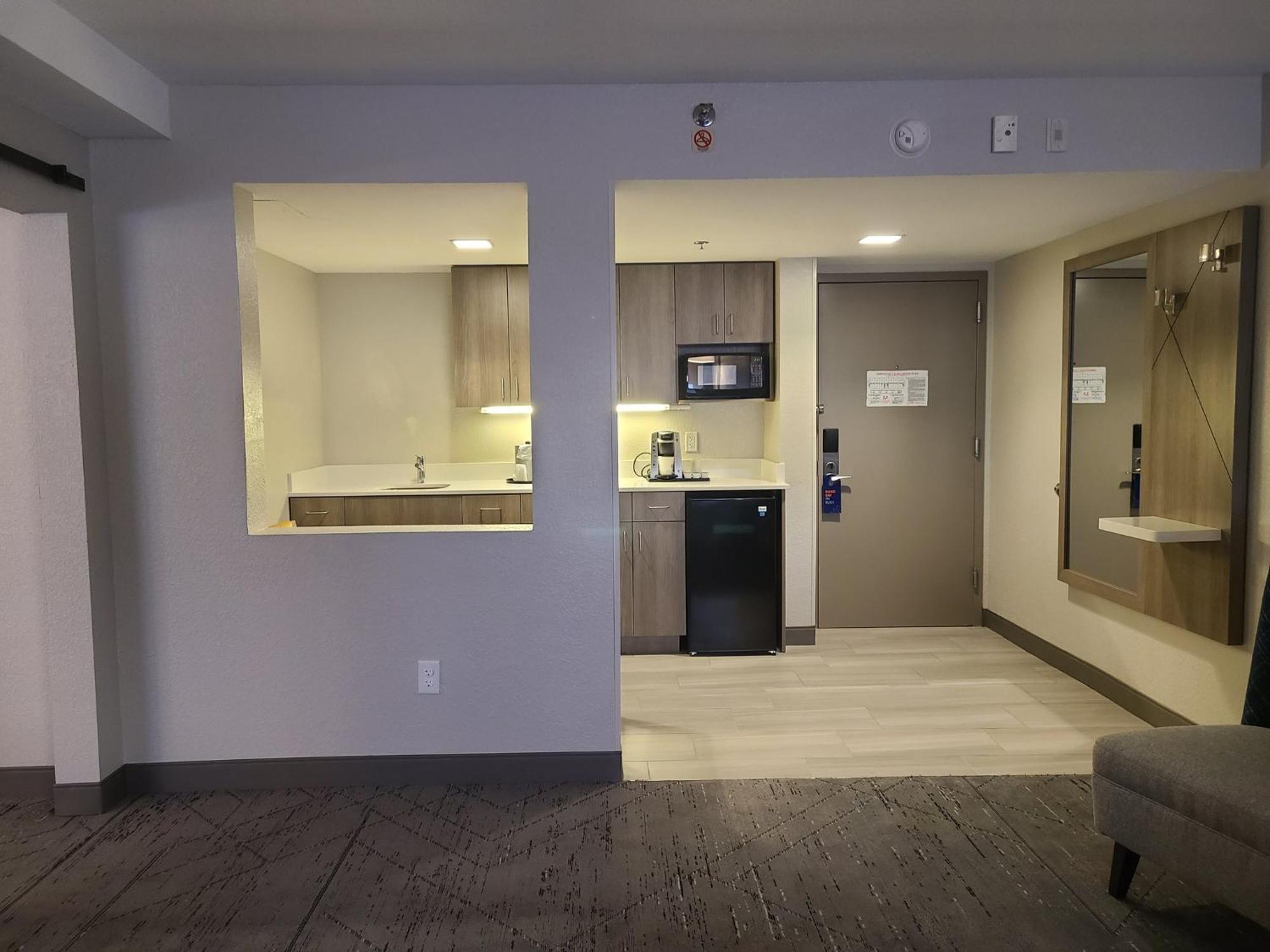 Holiday Inn Express Fort Lauderdale North - Executive Airport By Ihg Exterior photo
